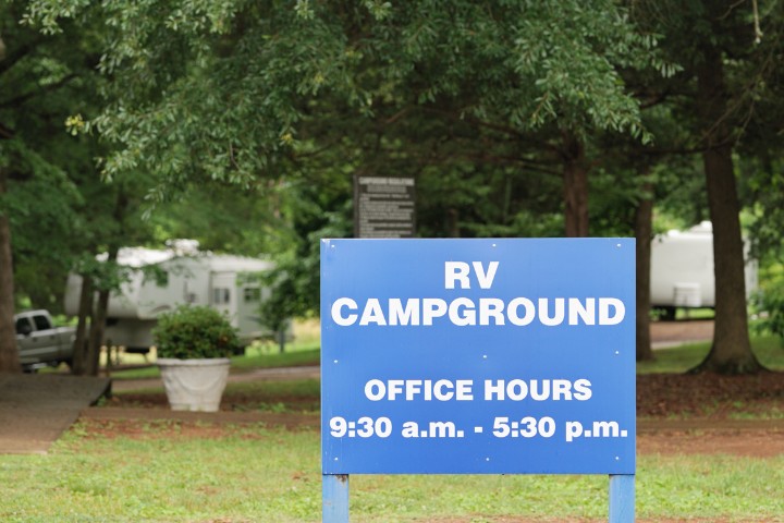 RV Campground office hours signage