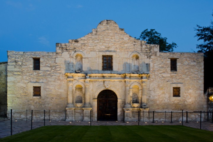 Illuminated Alamo at dusk, a must-see landmark for RV travelers exploring San Antonio’s history