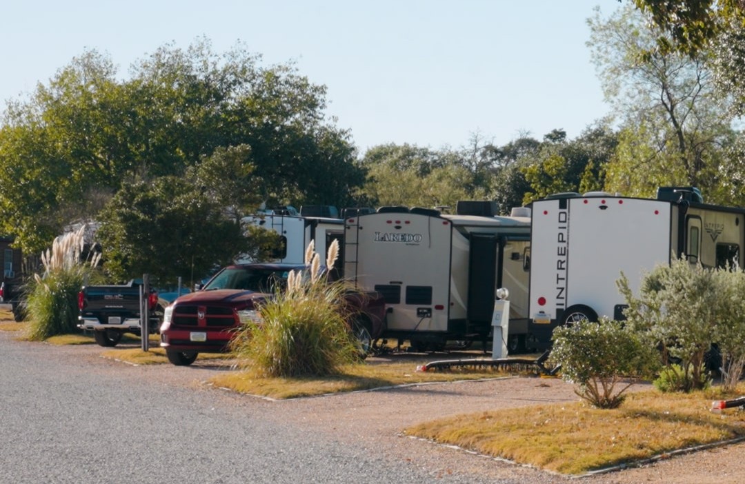 shaded rv sites with full hookups