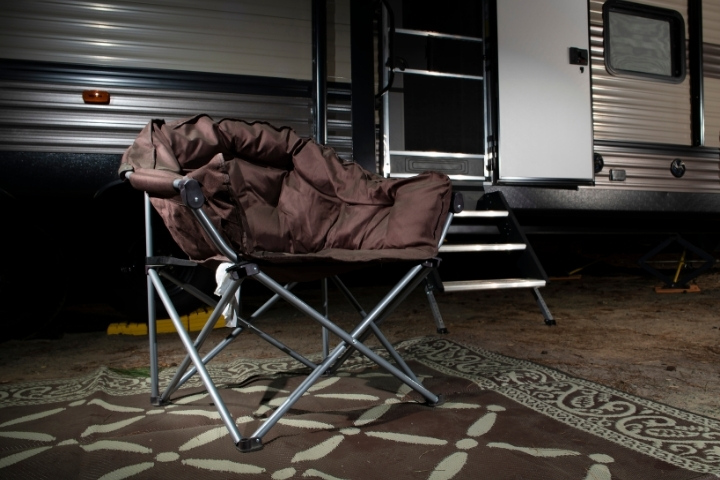 Outdoor rug at the trailer’s entry step